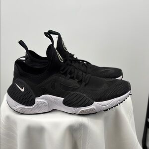 Nike Huarache Edge Black and White Athletic Sneakers, Size 9